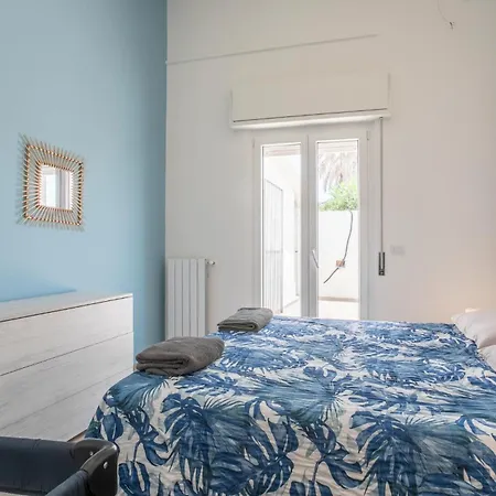 Awesome In With Kitchen Holiday home *