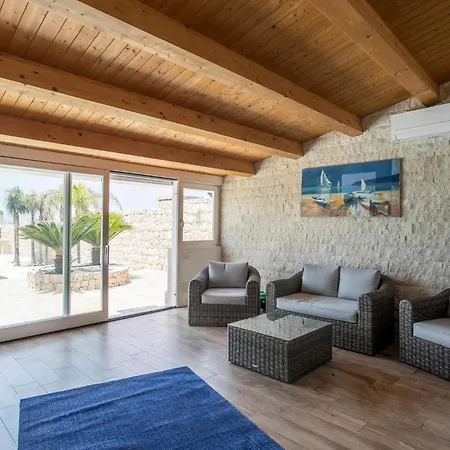 Holiday home Awesome In With Kitchen Pachino